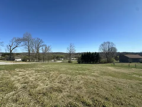 107 Uphill Dr, Madisonville, TN 37354