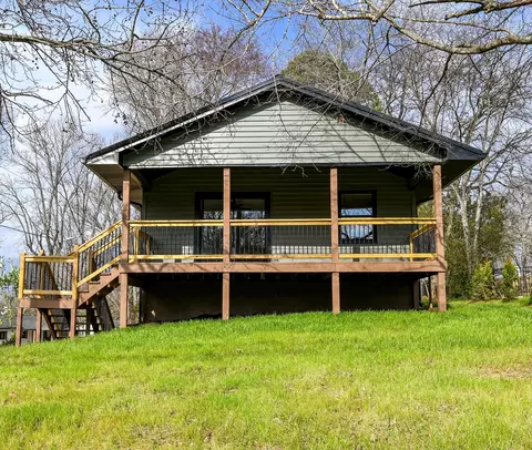 303 Weeks Dr NE, Cleveland, TN 37312