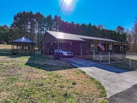 1323 Old Englewood Rd, Athens, TN 37303