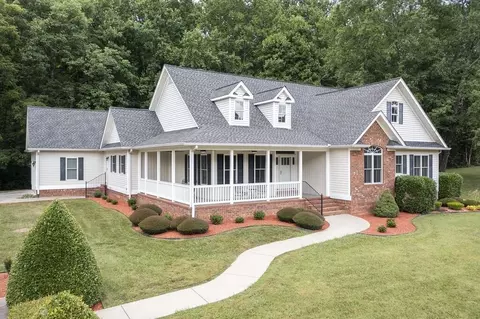1145 Weeks Dr NE, Cleveland, TN 37312