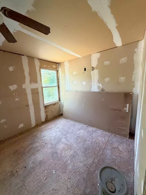 Bedroom - 255 Biltmore Rd, Mansfield, GA 30055 photo 2 of 6