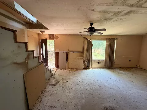 Living - 255 Biltmore Rd, Mansfield, GA 30055 photo 2 of 4