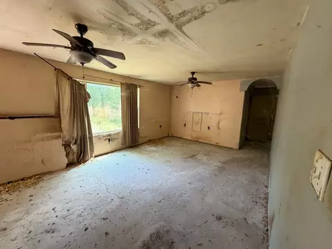 Living - 255 Biltmore Rd, Mansfield, GA 30055 photo 3 of 4