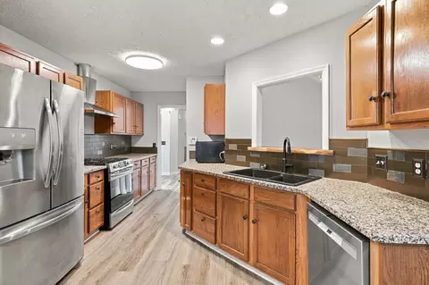 122 Mansker Park Dr, Hendersonville, TN 37075