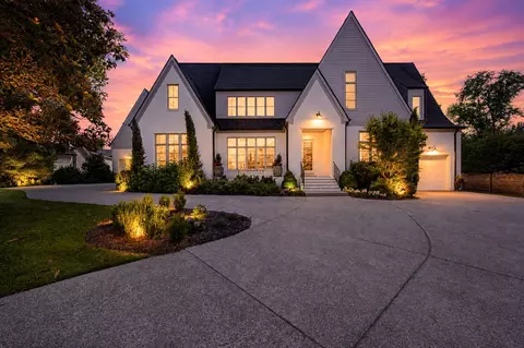 2825 Sugar Tree Rd, Nashville, TN 37215