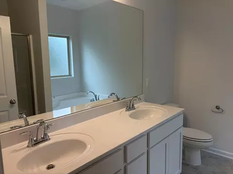 Bath - 7006 Sully Ct, Fairview, TN 37062 photo 2 of 3