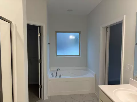 Bath - 9026 Ada Way, Fairview, TN 37062 photo 2 of 4