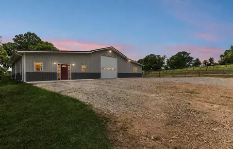950 Old Agnew Rd, Pulaski, TN 38478