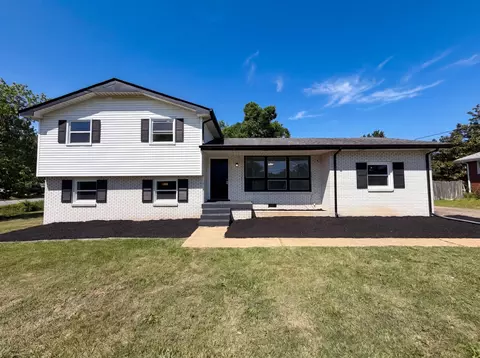 105 Ivy Dr, Hendersonville, TN 37075