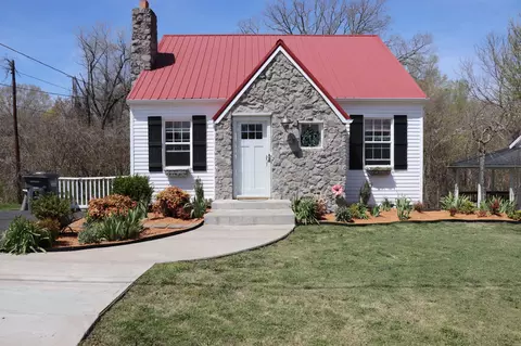 209 Church St, Dover, TN 37058