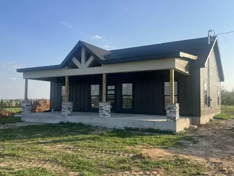 4901 Old Salem Lexie Rd, Belvidere, TN 37306