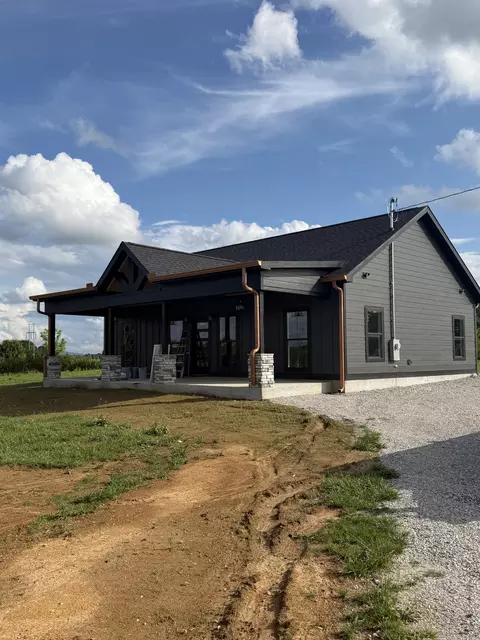 4901 Old Salem Lexie Rd, Belvidere, TN 37306