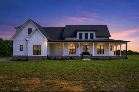 2075 Egypt Rd, Chapel Hill, TN 37034