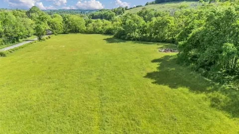 2 Fly Rd, Santa Fe, TN 38482