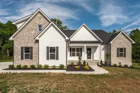 330 Thoroughbred Ln, Hartsville, TN 37074