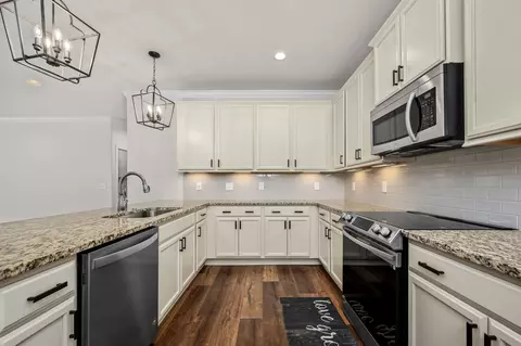 Kitchen - 3532 Magruder Dr, Murfreesboro, TN 37129 photo 3 of 4
