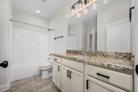 Bath - 3532 Magruder Dr, Murfreesboro, TN 37129 photo 3 of 4