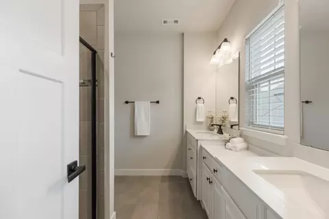 Bath - 2037 Oglethorpe Dr, Franklin, TN 37064 photo 4 of 6