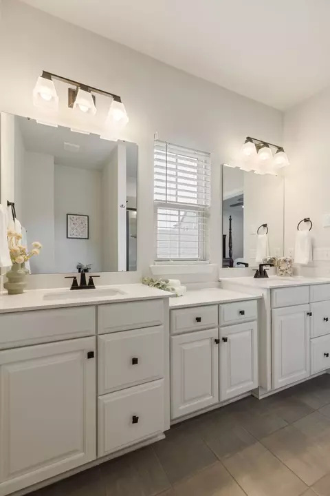 Bath - 2037 Oglethorpe Dr, Franklin, TN 37064 photo 3 of 6