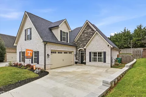 2441 Brooke Willow Blvd, Knoxville, TN 37932