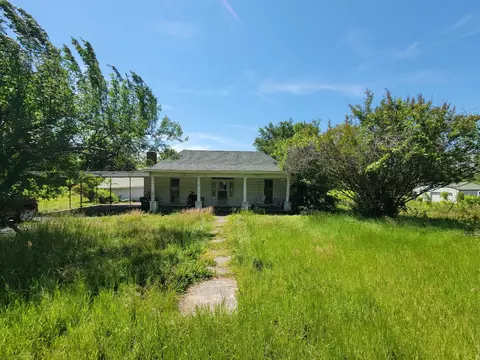 926 E Railroad St, Waverly, TN 37185