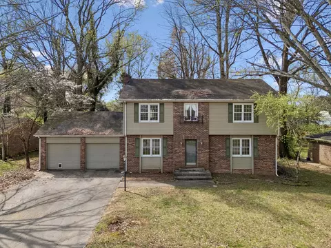 837 Edgefield Way, Bowling Green, KY 42104