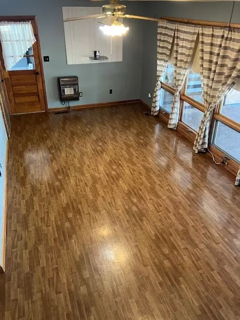 Living - 204 Tammy Dr, Decherd, TN 37324 photo 3 of 3