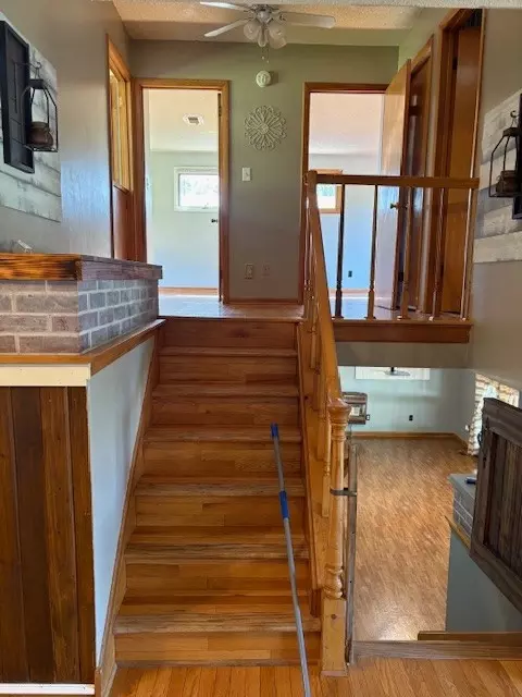 Entry Way - 204 Tammy Dr, Decherd, TN 37324 photo 2 of 4
