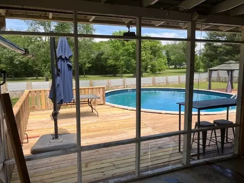 Exterior - 204 Tammy Dr, Decherd, TN 37324 photo 2 of 10