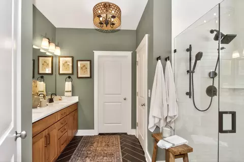 Bath - 5440 Pointer Pl, Murfreesboro, TN 37129 photo 2 of 5