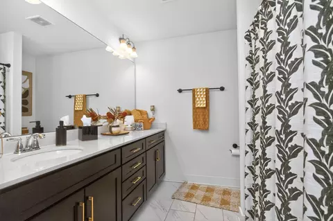Bath - 5440 Pointer Pl, Murfreesboro, TN 37129 photo 5 of 5