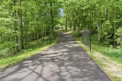 6603 Shedden Rd, Greenbrier, TN 37073
