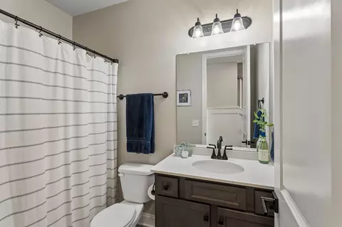 Bath - 4004 John Marsh Rd, Spring Hill, TN 37174 photo 2 of 4