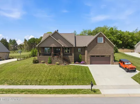 1402 Rippling Waters Cir, Sevierville, TN 37876