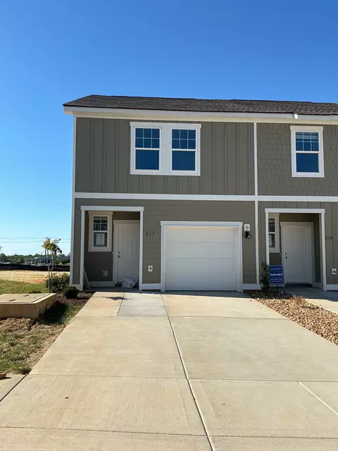 217 Darlington Dr, Dickson, TN 37055