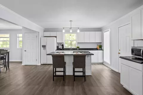 Kitchen - 171 Eagle Nest Ct, Dover, TN 37058 photo 2 of 3