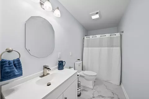 Bath - 171 Eagle Nest Ct, Dover, TN 37058 photo 1 of 2