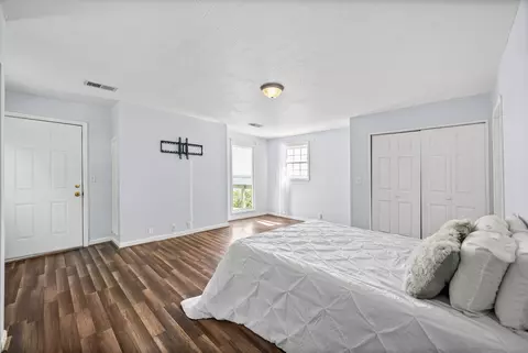 Bedroom - 171 Eagle Nest Ct, Dover, TN 37058 photo 3 of 5