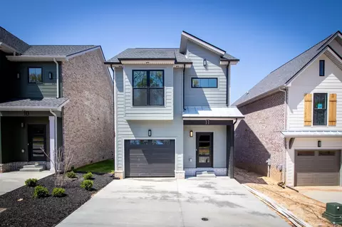 11 Dutch Dr, Clarksville, TN 37043