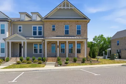 136 Nearwater Pl, Hendersonville, TN 37075