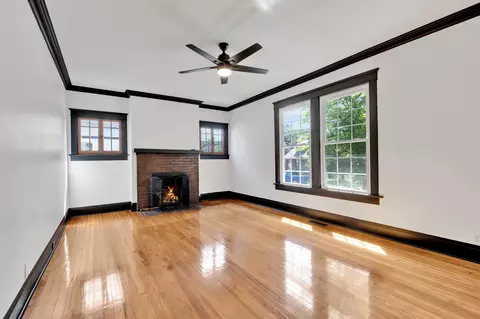 Living - 308 Walnut St, Springfield, TN 37172 photo 3 of 3