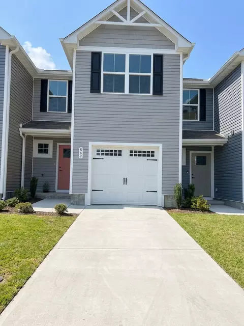 869 Knox Crest Dr, Lebanon, TN 37090