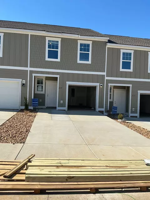 219 Darlington Dr, Dickson, TN 37055