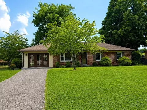 805 Fairlane Cir, Smithville, TN 37166