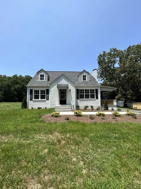 810 W Lincoln St, Tullahoma, TN 37388