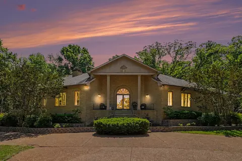320 Shutes Cv, Old Hickory, TN 37138