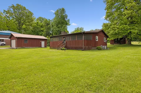 115 1st St, Monteagle, TN 37356