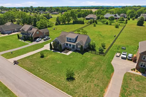 4016 Pleasant Gate Ln, Columbia, TN 38401
