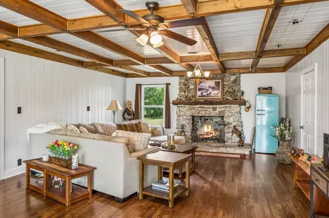 Living - 182 Trinity Rd, Franklin, TN 37067 photo 1 of 5