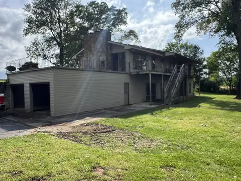 Exterior - 1225 Williams St, Decherd, TN 37324 photo 6 of 7